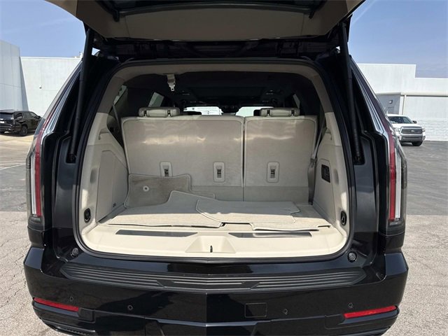 Used 2025 Cadillac Escalade Sport Platinum w/ LPO, ONYX Package image 4