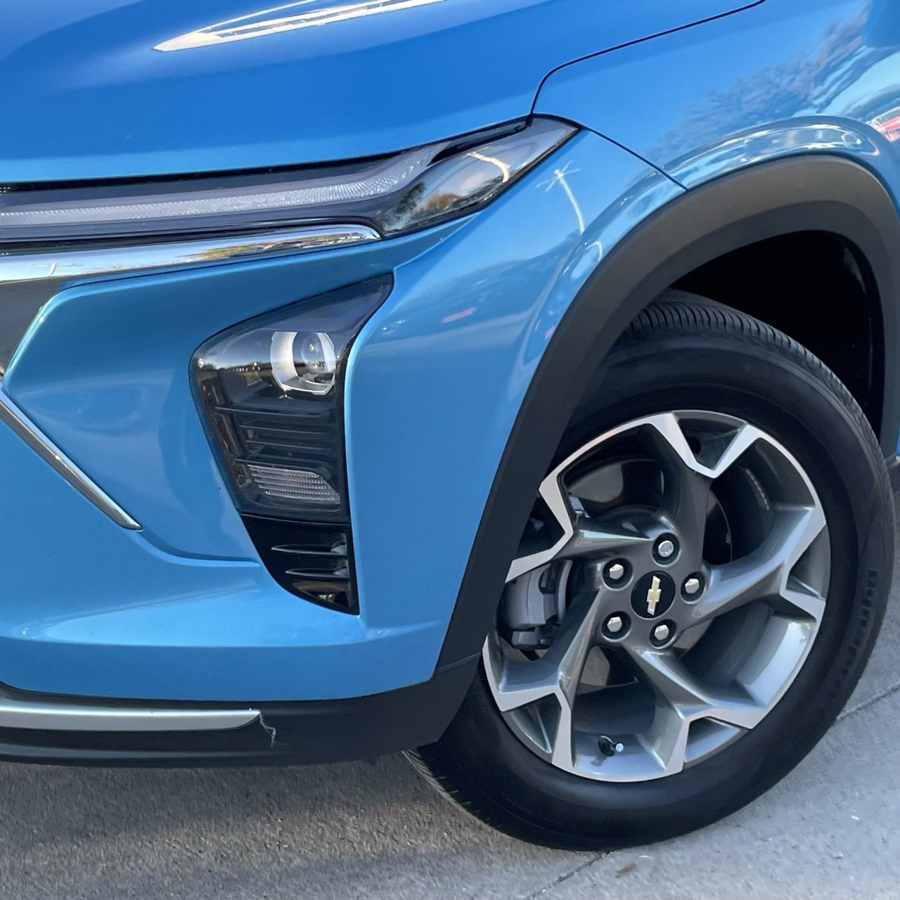 Used 2025 Chevrolet Trax LT image 9