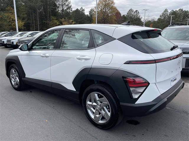 Certified 2025 Hyundai Kona SE image 5
