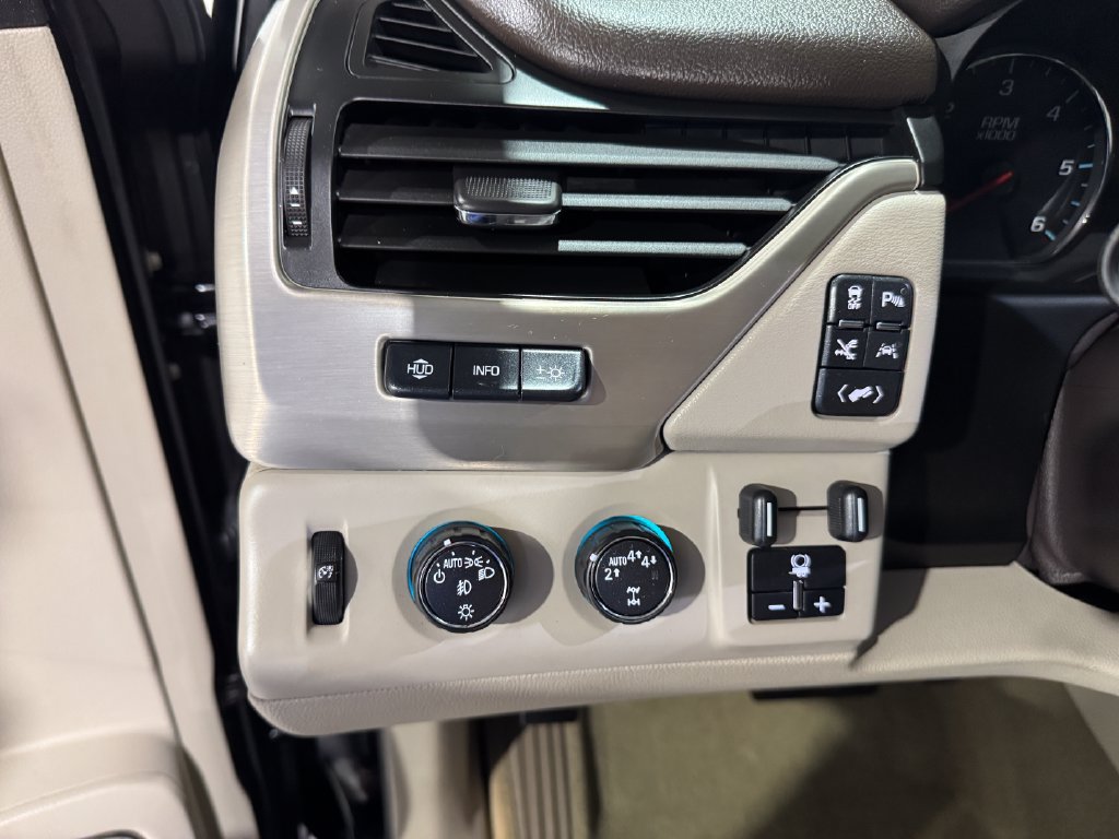 Used 2018 GMC Yukon Denali w/ Open Road Package AWD/4WD image 36