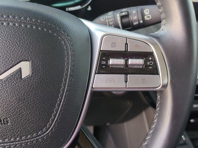 Used 2025 Kia Telluride EX w/ EX Captain's Chair Package FWD image 13