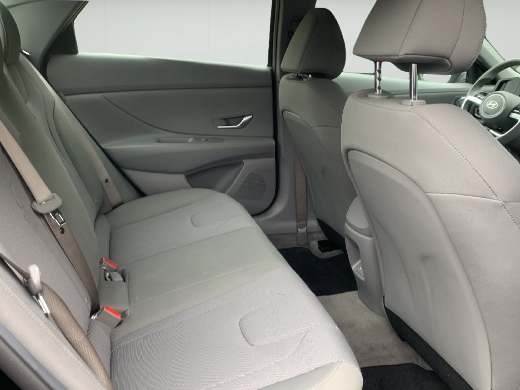 Certified 2026 Hyundai Elantra SE w/ Cargo Package FWD image 37