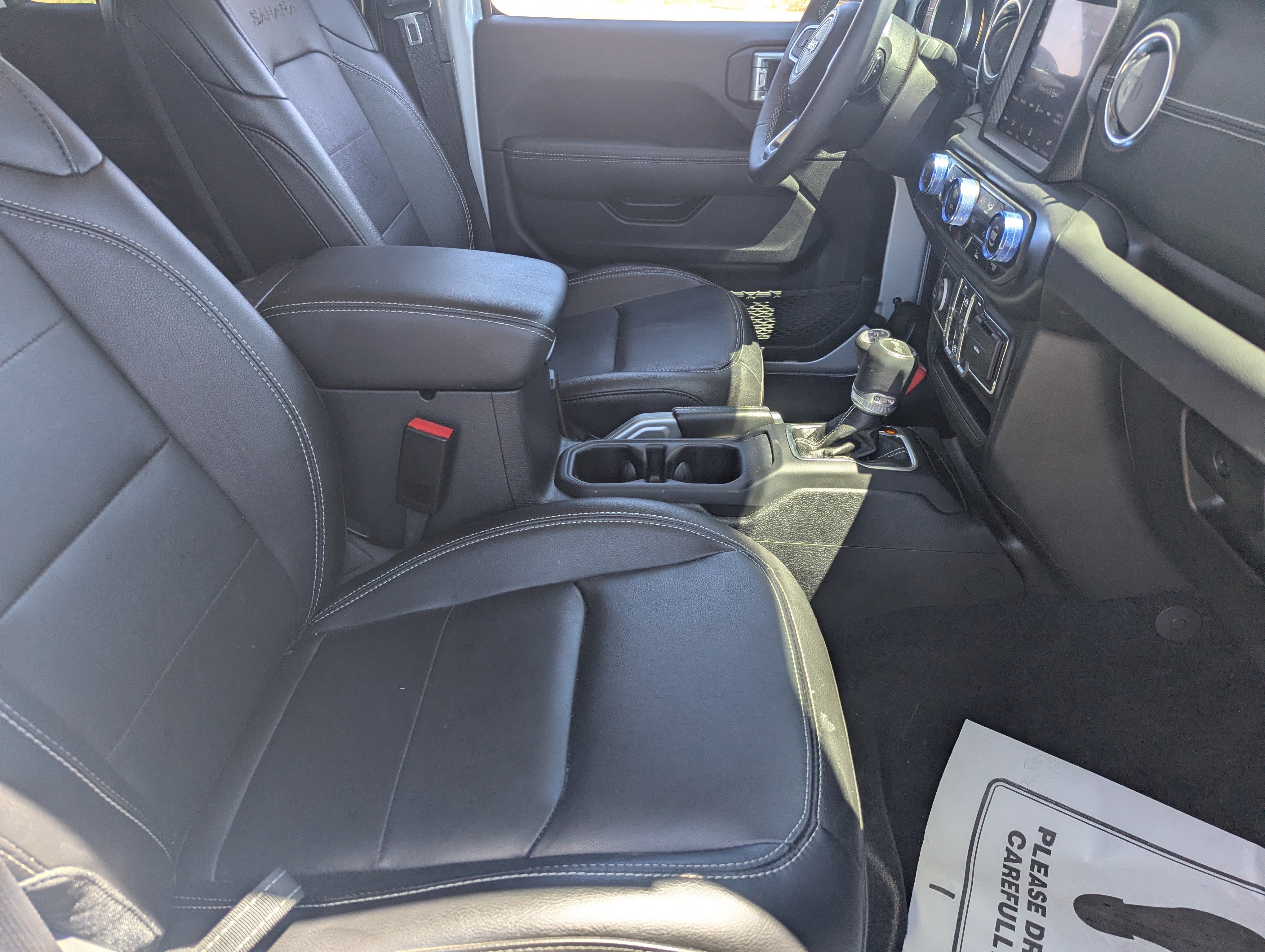 Used 2023 Jeep Wrangler Unlimited Sahara AWD/4WD image 11
