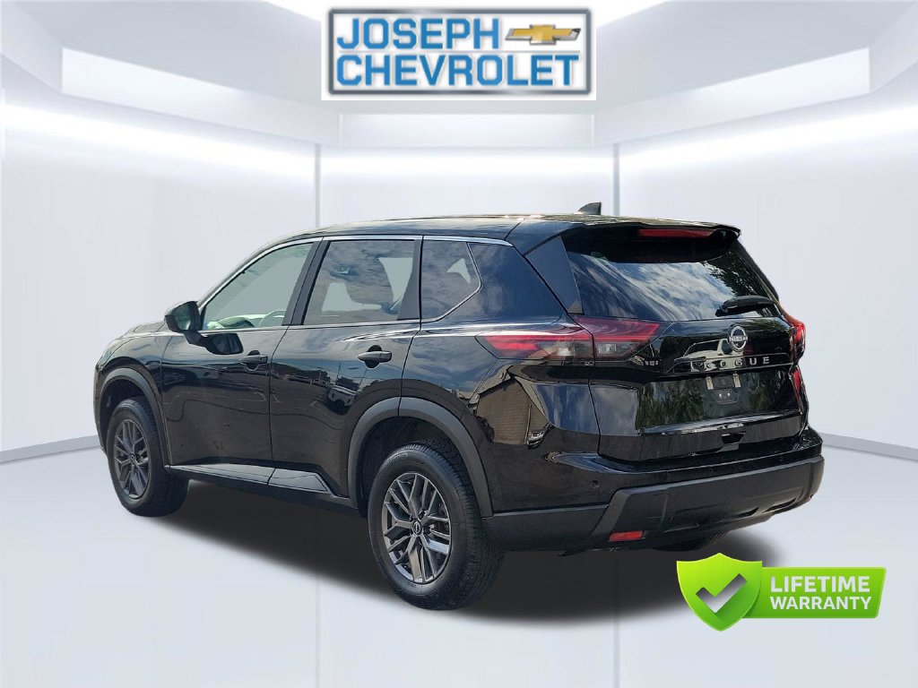 Used 2024 Nissan Rogue S FWD image 5