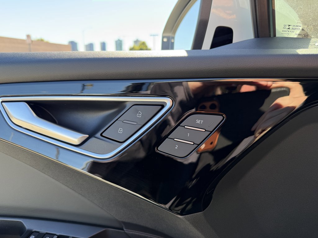 Used 2023 Audi Q4 e-tron Premium Plus w/ Premium Plus image 31