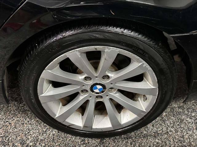 Used 2011 BMW 328i xDrive Sedan AWD/4WD image 5