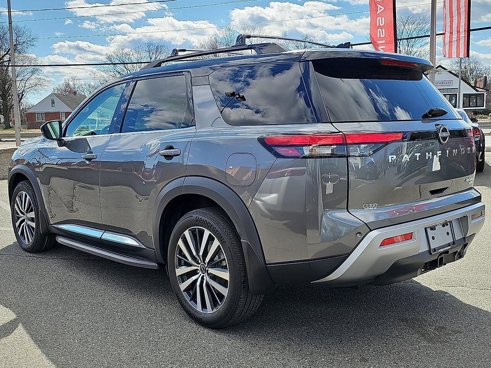 Certified 2022 Nissan Pathfinder Platinum w/ Lighting Package (N93) image 4