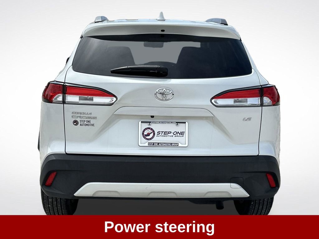 Used 2022 Toyota Corolla Cross LE image 6