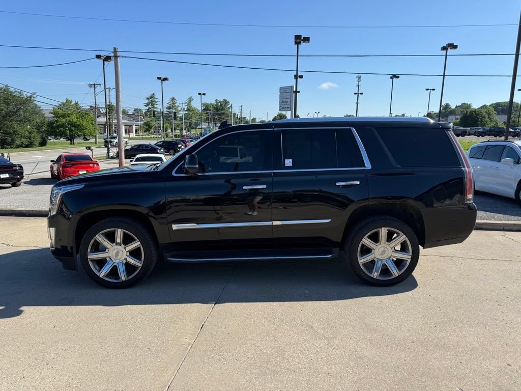 Used 2019 Cadillac Escalade Luxury AWD/4WD image 9