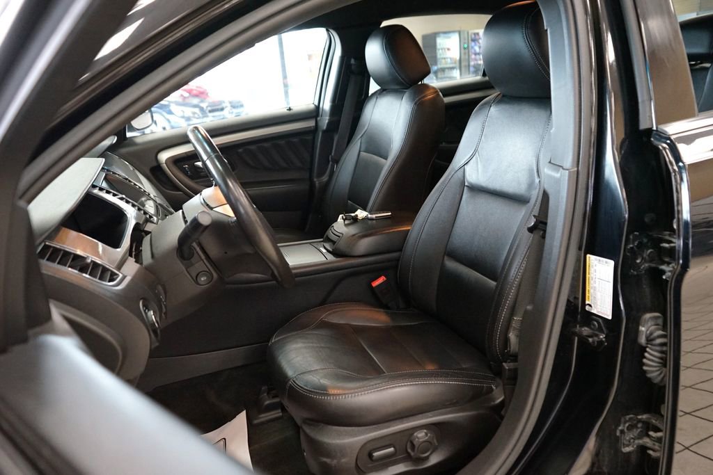 Used 2016 Ford Taurus SEL w/ Equipment Group 201A image 2