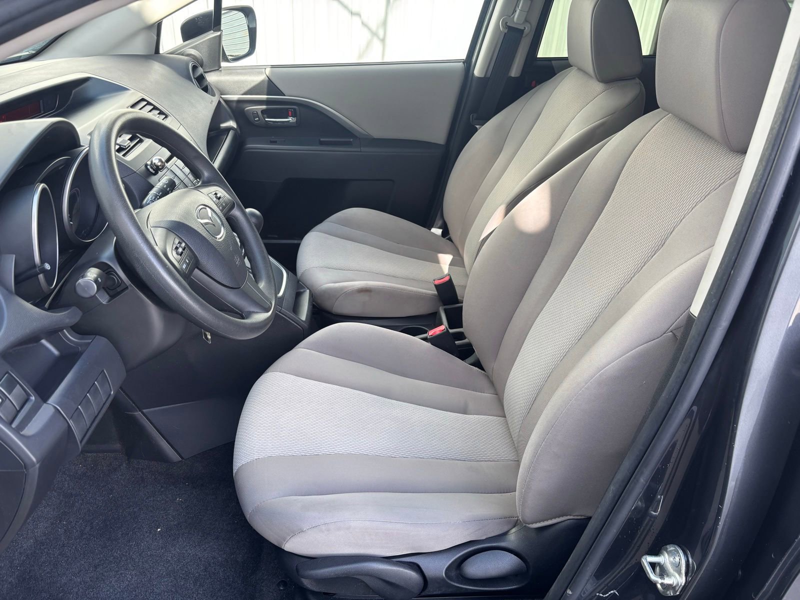 Used 2015 MAZDA MAZDA5 Sport image 16