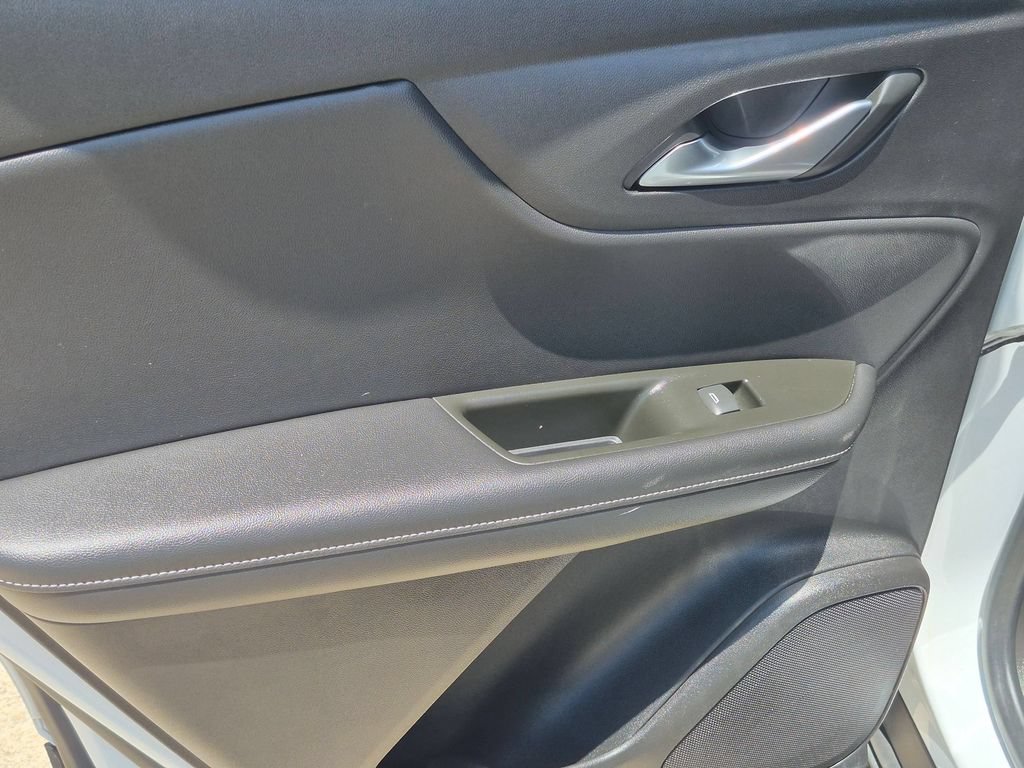 Used 2025 Chevrolet Blazer LT FWD image 26