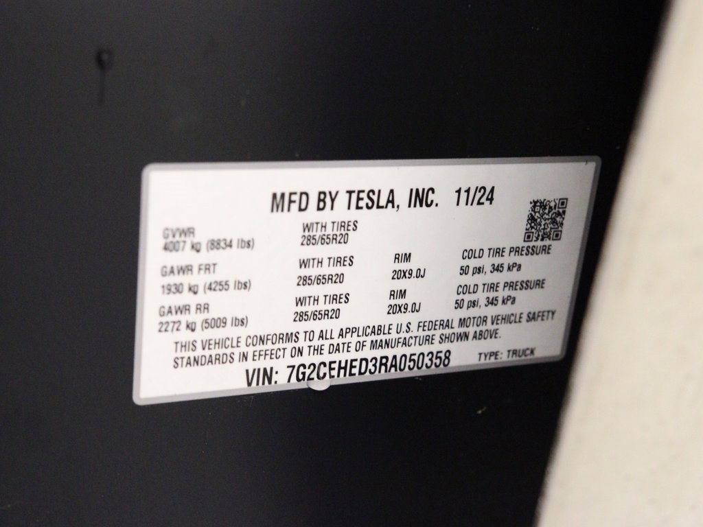 Used 2024 Tesla Cybertruck AWD Crew Cab image 25