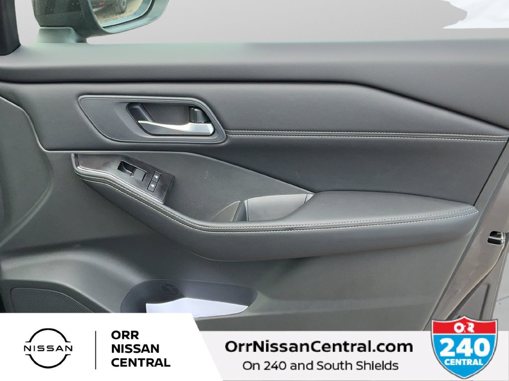 New 2027 Nissan Rogue Dark Armor FWD image 10