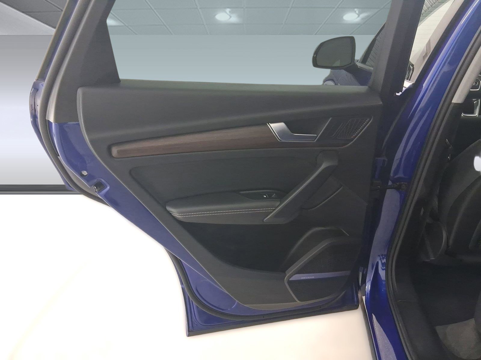 Used 2024 Audi Q5 e Premium Plus w/ Premium Plus Package image 26