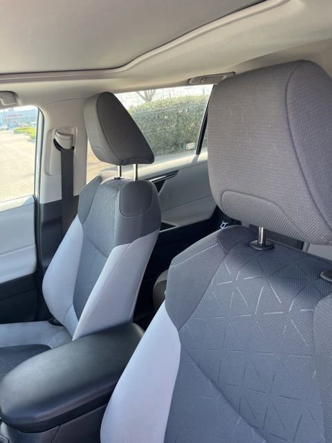 Used 2023 Toyota RAV4 XLE w/ Convenience Package image 11
