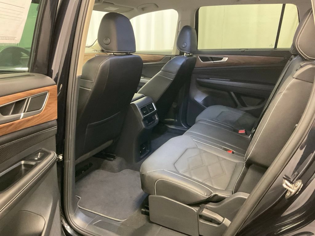 Used 2025 Volkswagen Atlas SE AWD/4WD image 22