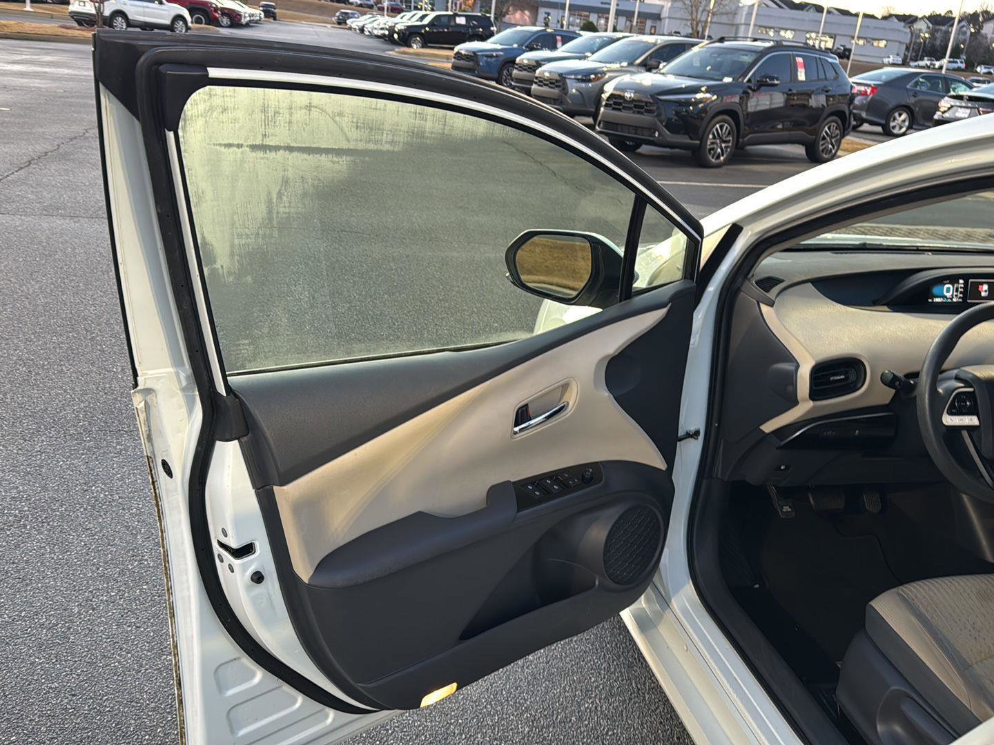 Used 2016 Toyota Prius Two image 14