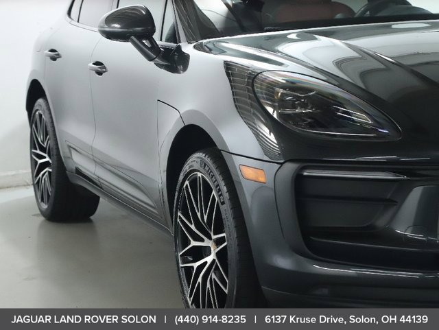 Used 2023 Porsche Macan AWD/4WD image 12