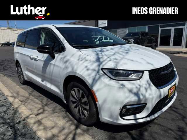 Used 2024 Chrysler Pacifica Limited FWD image 1