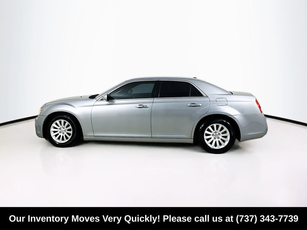 Used 2014 Chrysler 300 RWD image 4