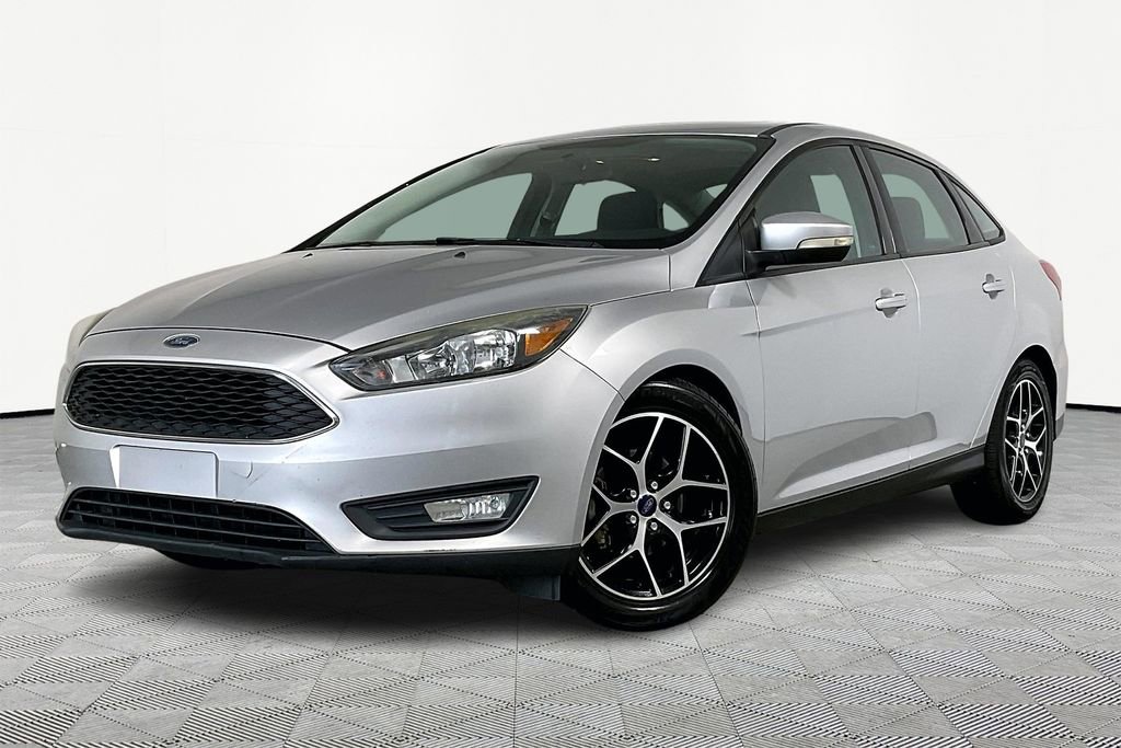 Used 2017 Ford Focus SEL image 2