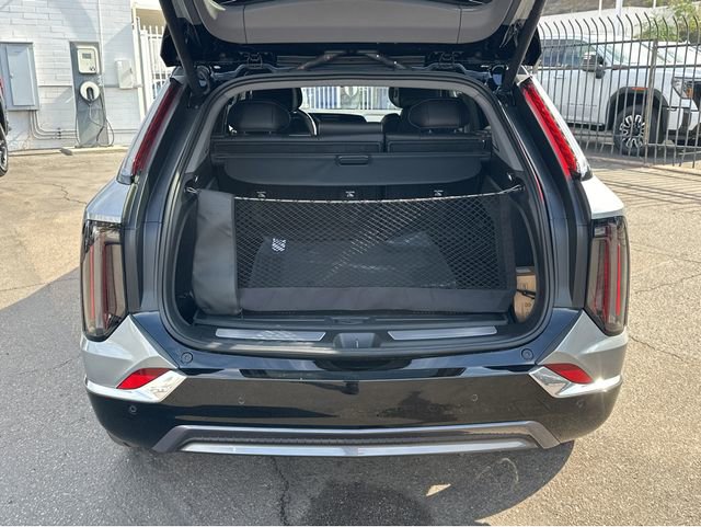 New 2026 Cadillac Optiq Luxury 2 image 31