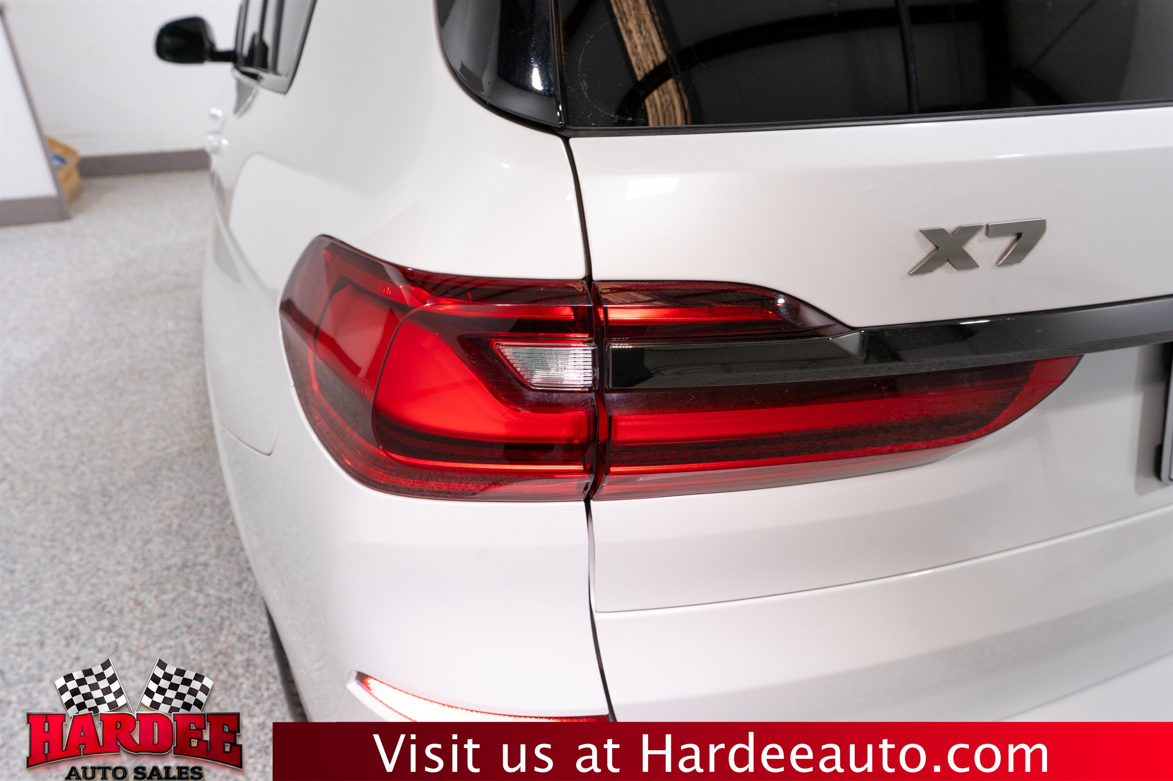 Used 2022 BMW X7 M50i image 9