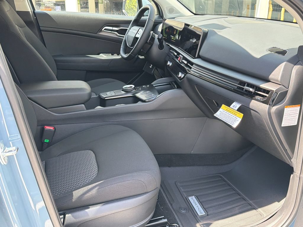 New 2027 Kia Sportage S FWD image 10