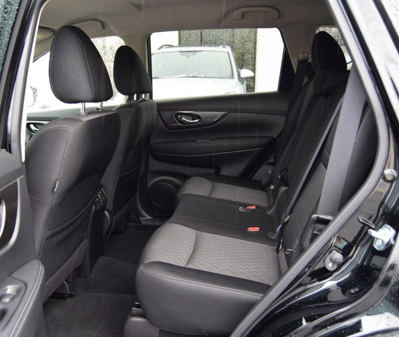 Used 2020 Nissan Rogue SV w/ Premium Package image 33