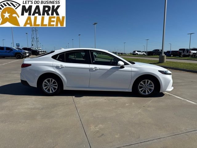 Used 2025 Toyota Camry LE FWD image 6