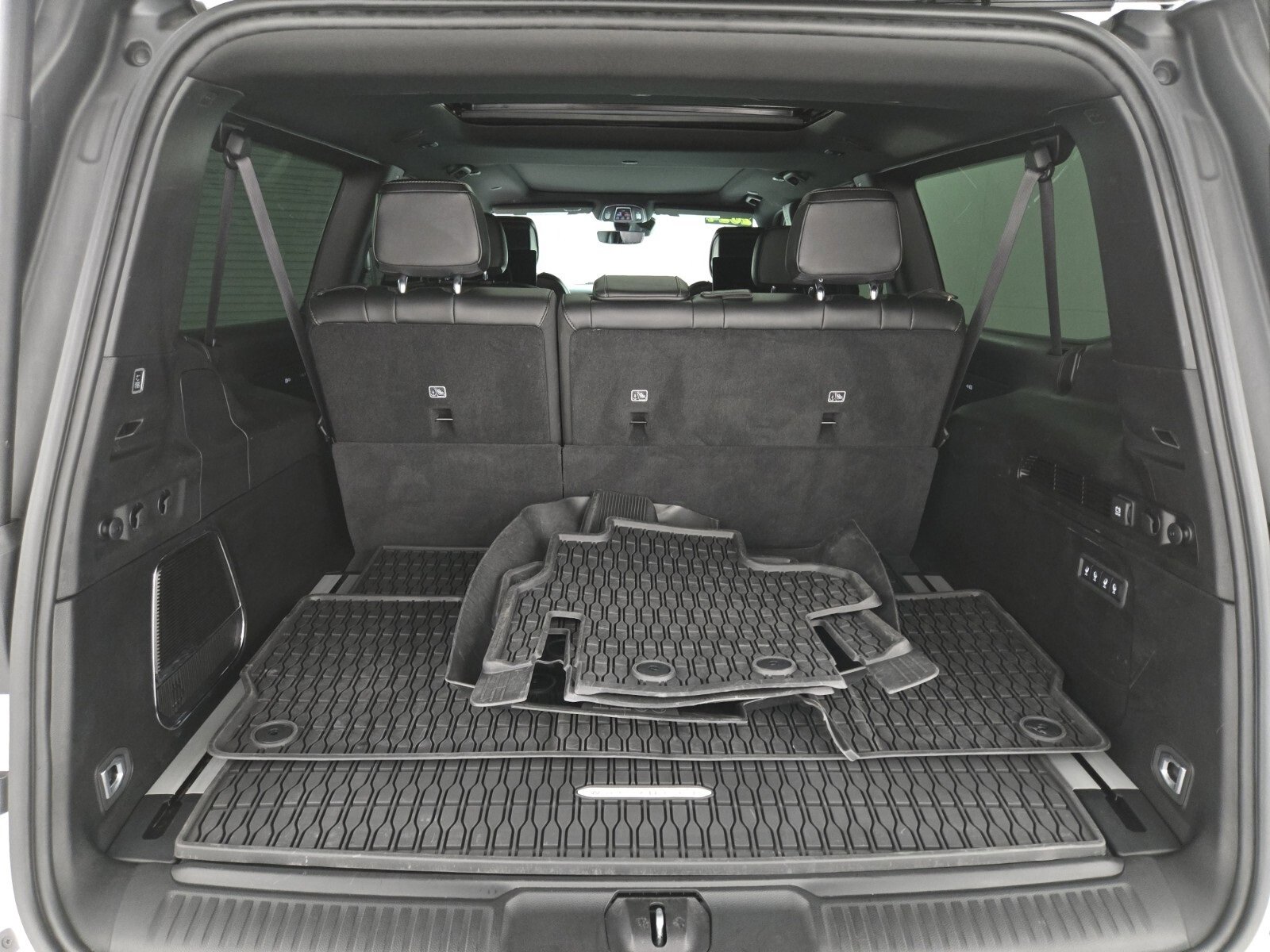 Used 2024 Jeep Wagoneer L Series III w/ Premium Group I image 17