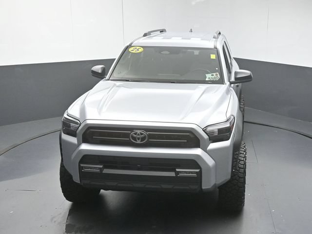 Used 2025 Toyota 4Runner SR5 AWD/4WD image 40