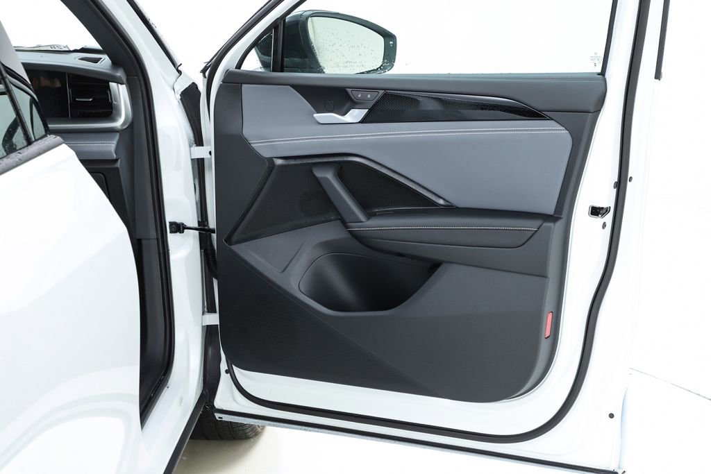 New 2026 Volkswagen Tiguan SE R-Line image 71