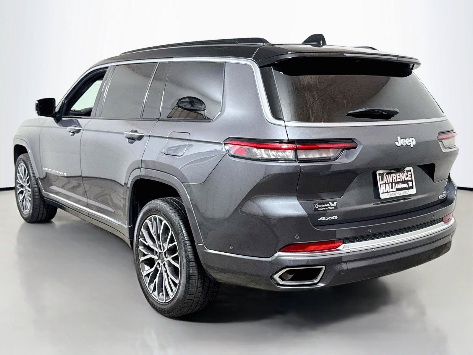 Used 2025 Jeep Grand Cherokee L Summit AWD/4WD image 6
