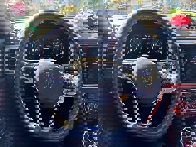 Used 2021 Volkswagen Atlas SEL Premium image 20