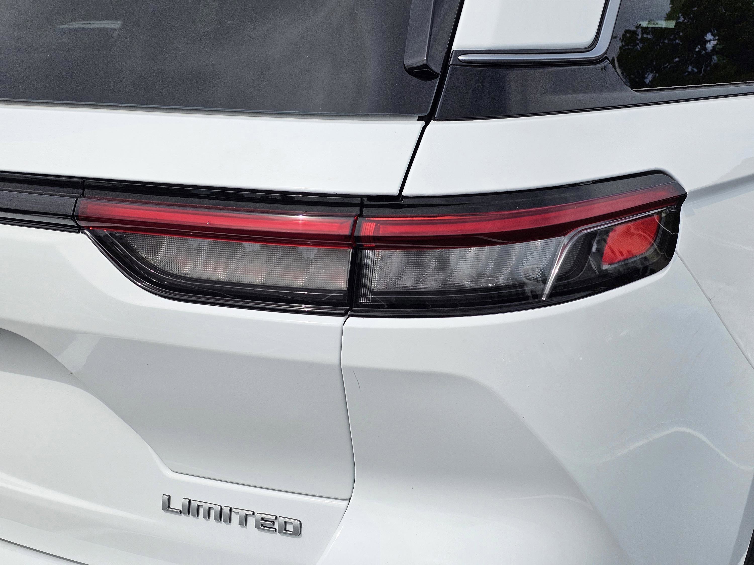 New 2026 Jeep Grand Cherokee Limited RWD image 9