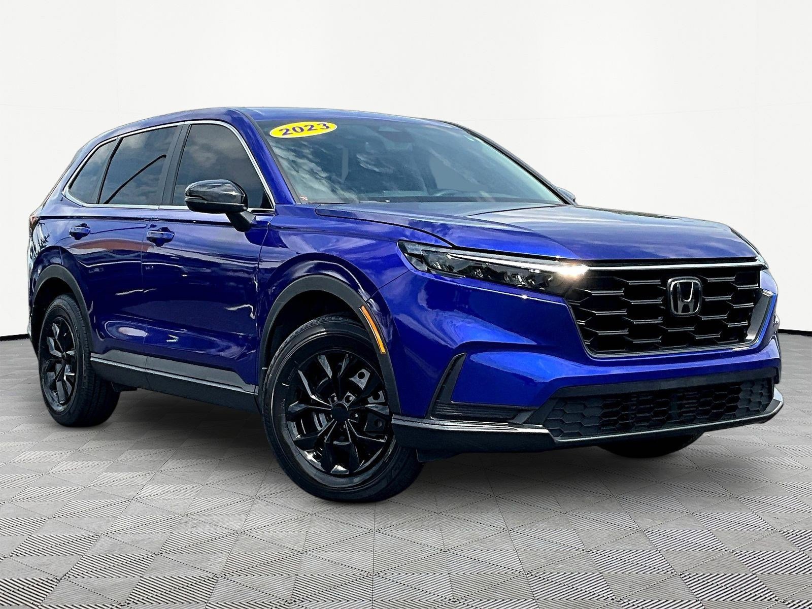 Used 2023 Honda CR-V LX image 3