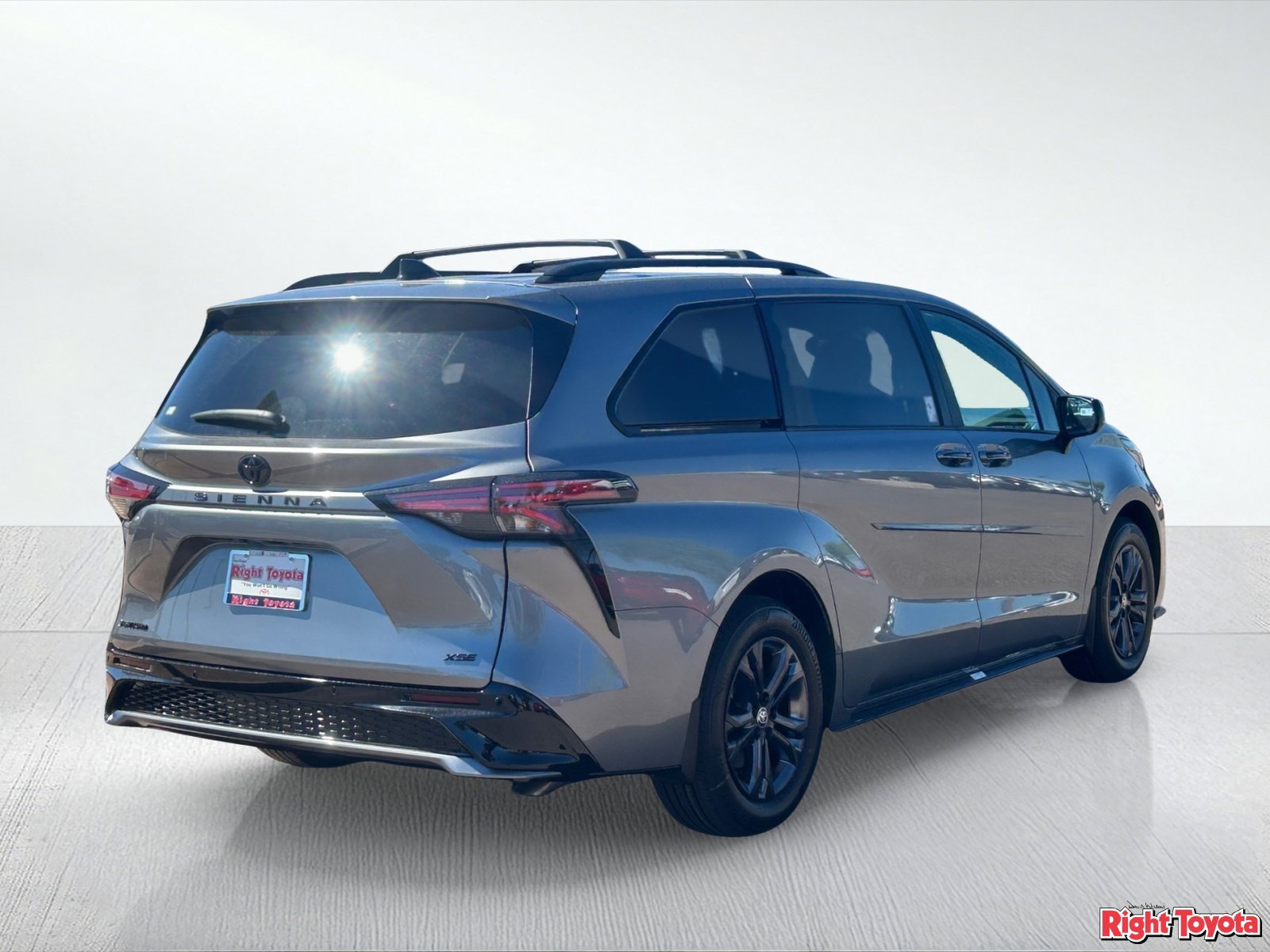 New 2026 Toyota Sienna XSE AWD/4WD image 5
