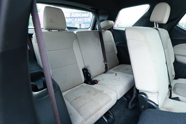 Used 2023 Chevrolet Traverse LS FWD image 28