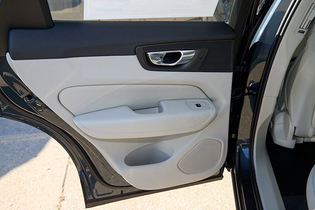 New 2026 Volvo XC60 B5 Ultra w/ Protection Package Premier image 16