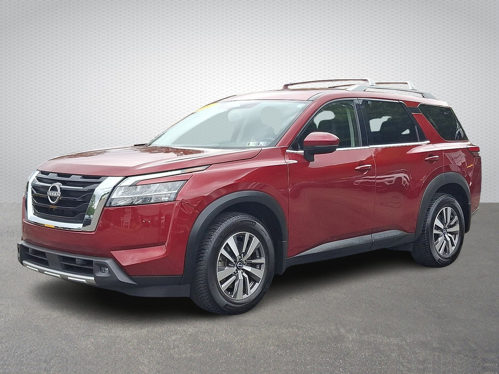 Used 2022 Nissan Pathfinder SL image 3