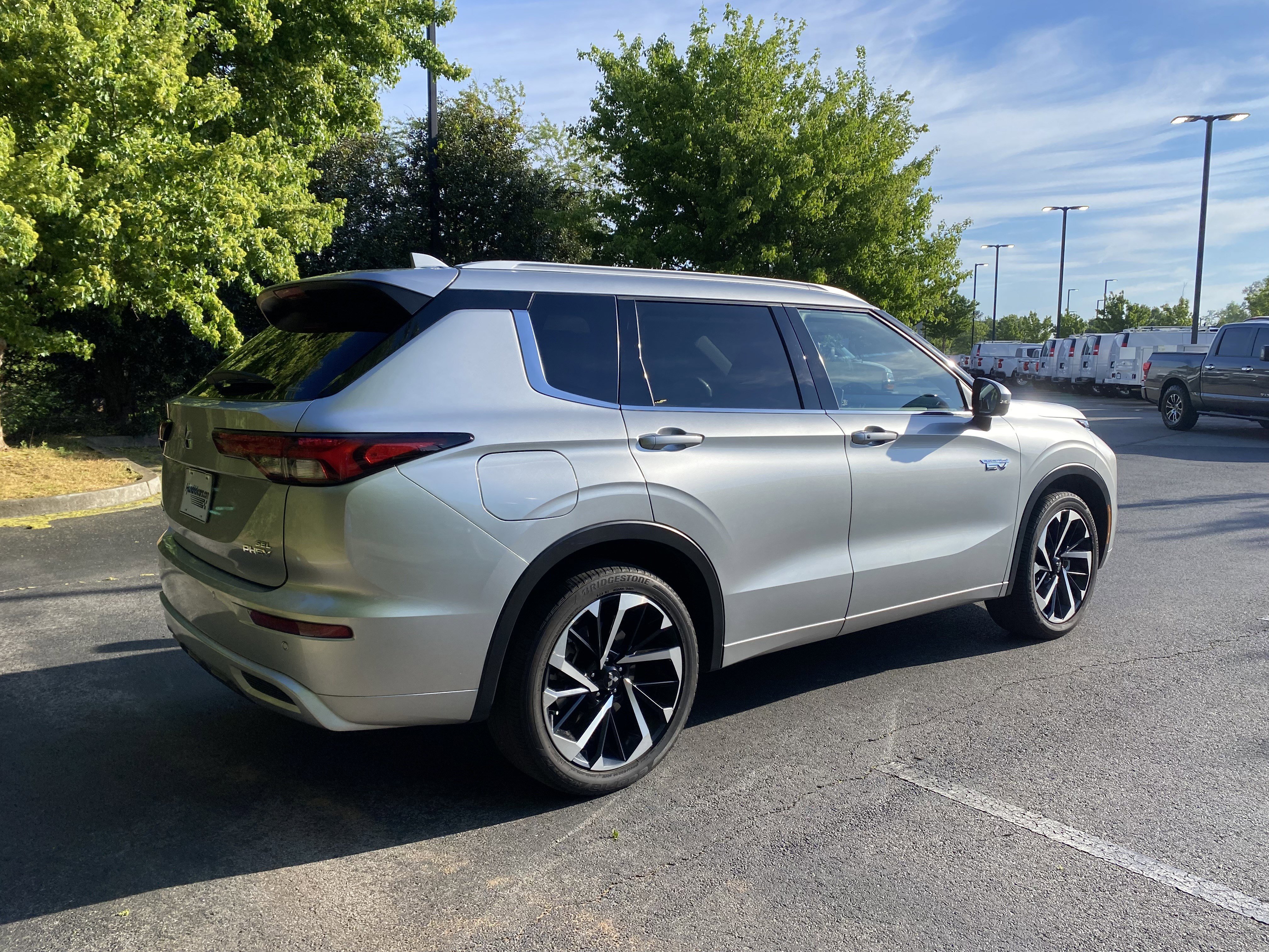 Used 2024 Mitsubishi Outlander 4WD Plug-In Hybrid image 9