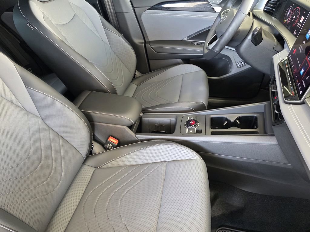 New 2026 Volkswagen Tiguan SE R-Line image 11