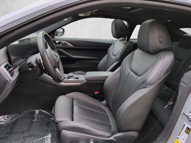 Used 2024 BMW 430i Coupe w/ M Sport Package RWD image 17