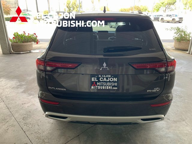 Used 2024 Mitsubishi Outlander SEL Black Edition image 5