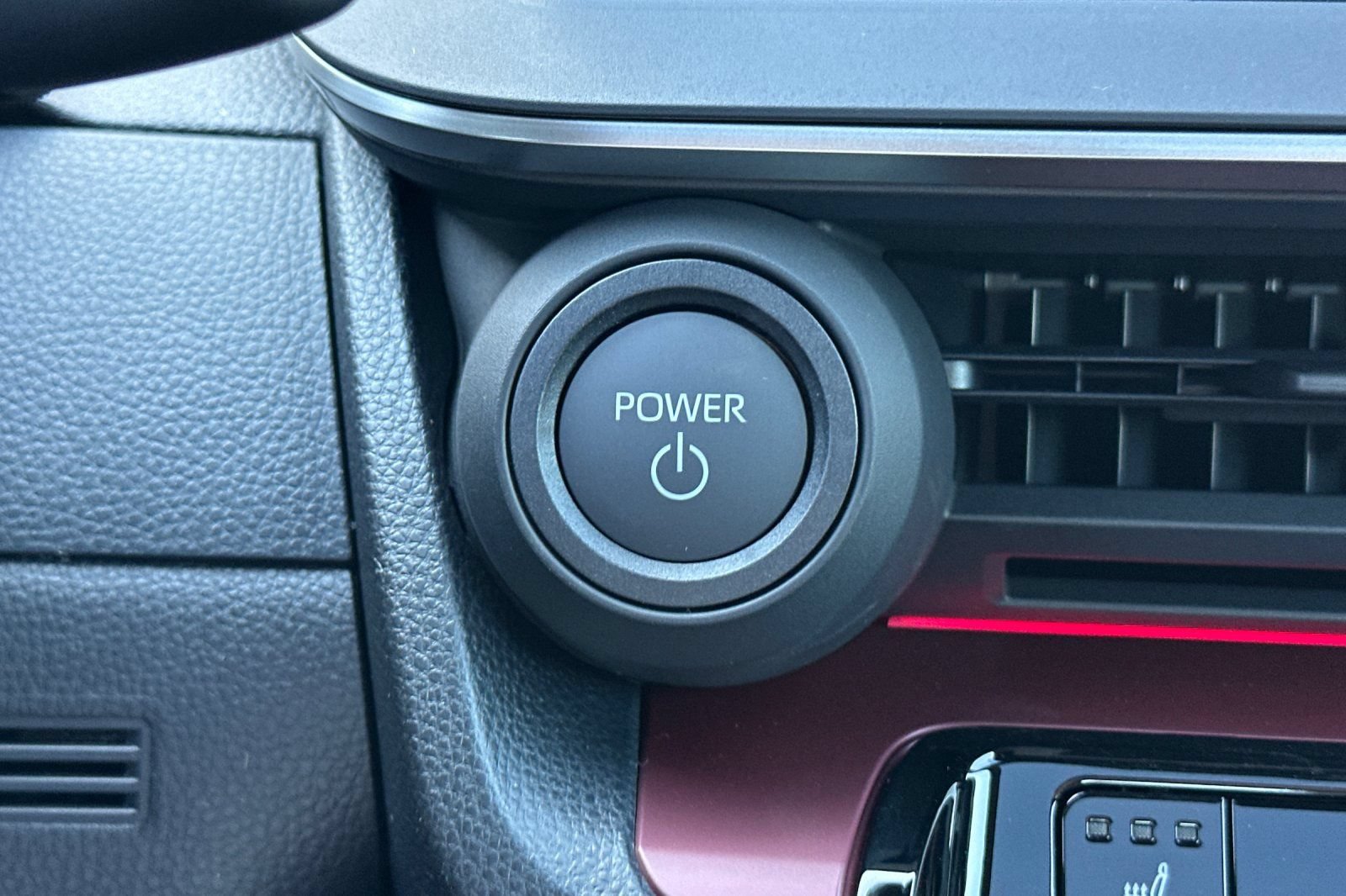 New 2026 Toyota Prius Plug-In Hybrid FWD image 25