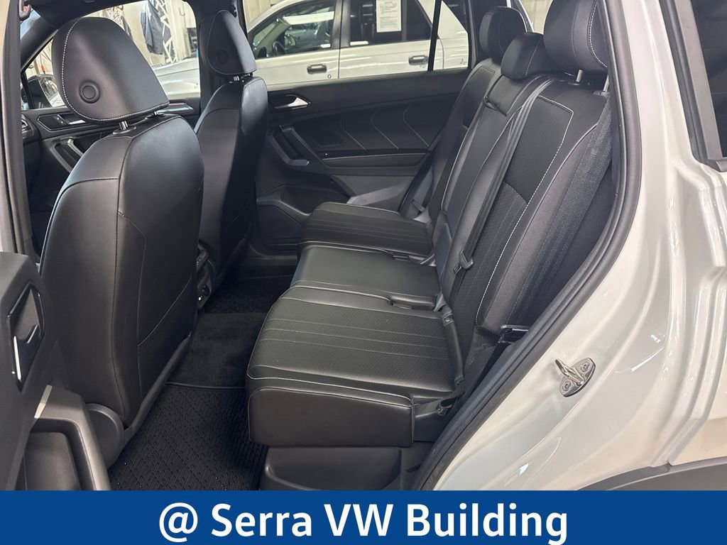 Used 2024 Volkswagen Tiguan SE R-Line AWD/4WD image 29