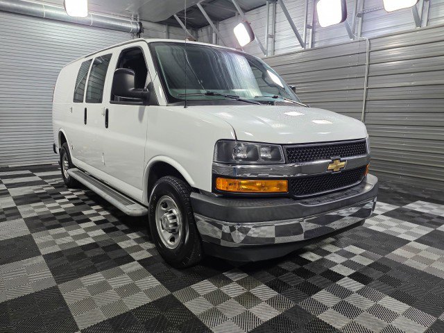 Used 2019 Chevrolet Express 2500 w/ Driver Convenience Package RWD image 4