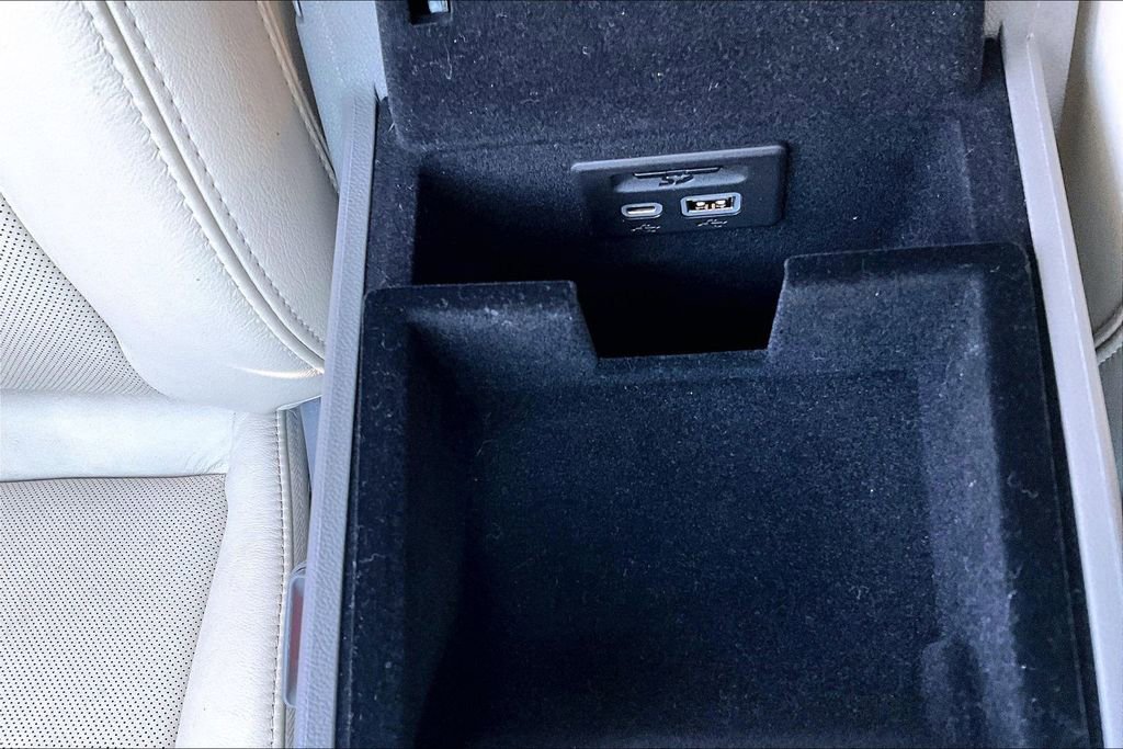 Used 2022 Cadillac XT6 Premium Luxury w/ Technology Package image 15